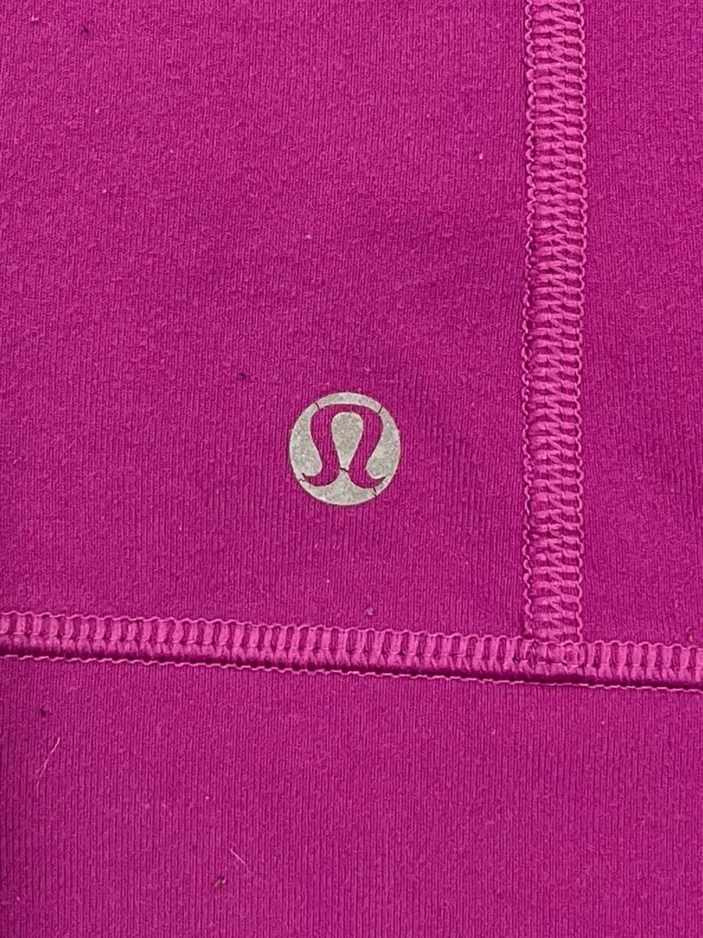 🚴🏼♀️ Lululemon In Stride Jacket~Women’s Sz 4~Fuchsia w/ Large Black Logo - Picture 10 of 12